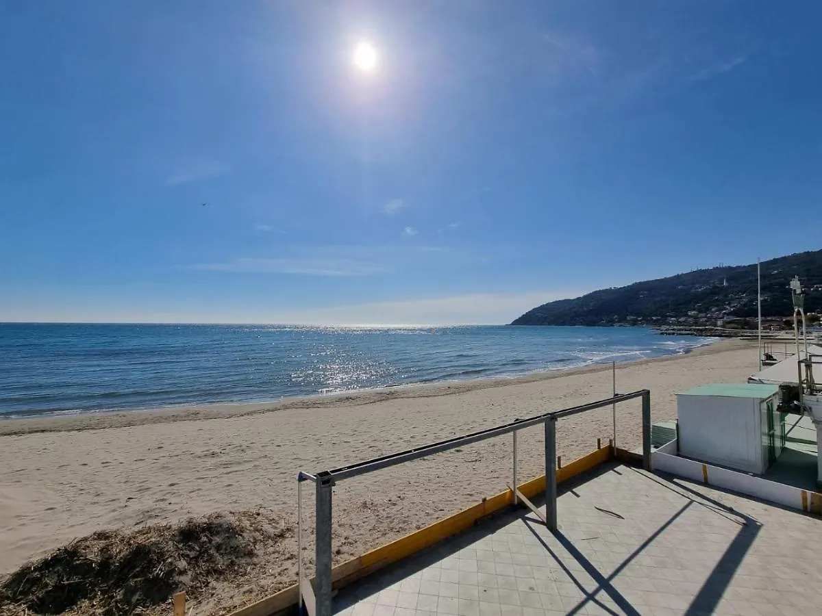 Bbking Camelia Casa Vacanze Marina dʼAndora Appartamento
