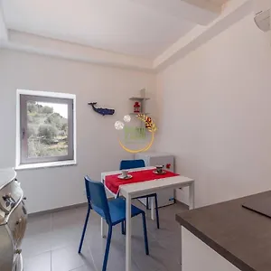 Appartamento Luly Dachi Farm, Marina dʼAndora
