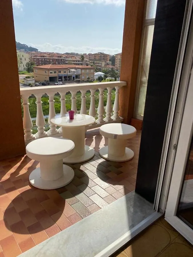 Bbking Camelia Casa Vacanze Marina dʼAndora 0*,