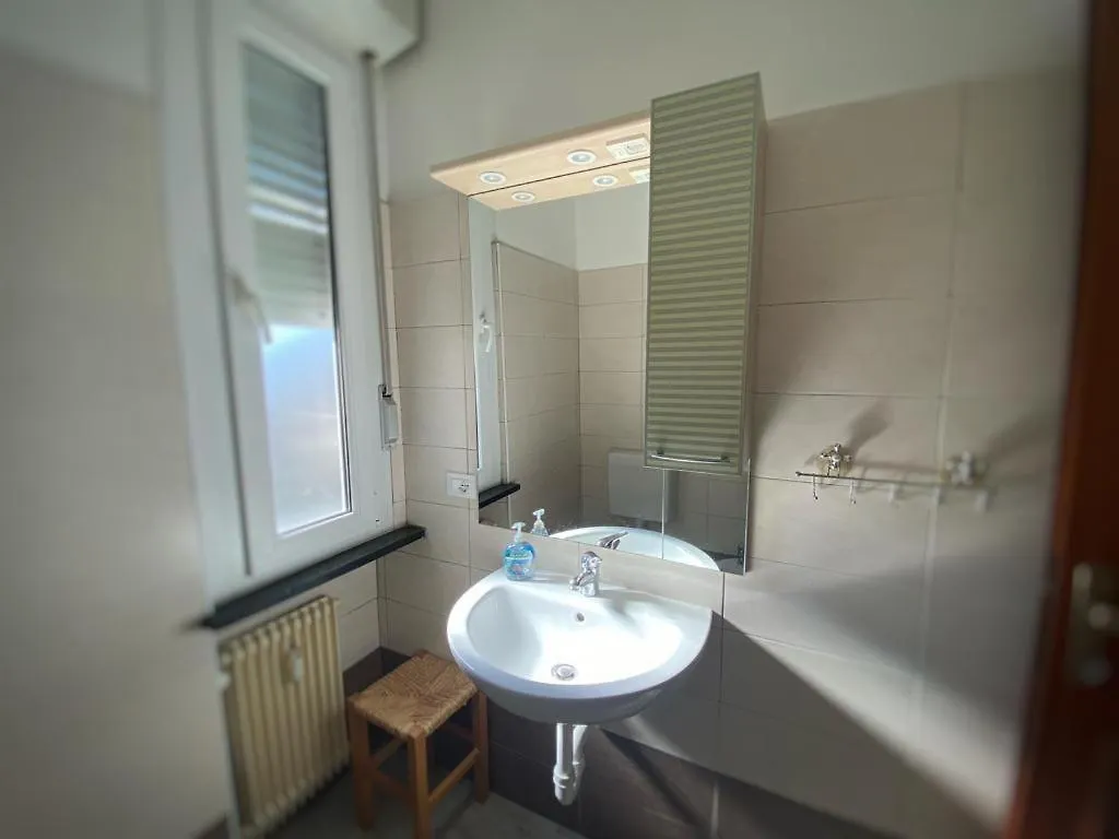 Bbking Camelia Casa Vacanze Marina dʼAndora 0*,  Italia